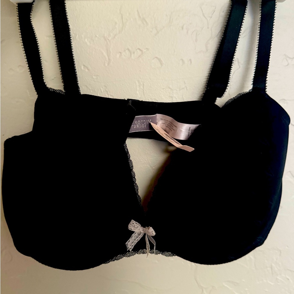 Victoria’s Secret bra 36C